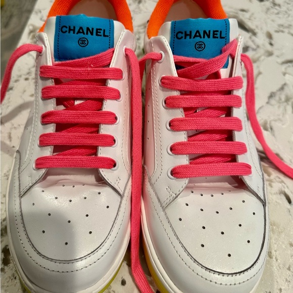Chanel Logo Low-Top Sneakers Leather - Picture 2 of 8